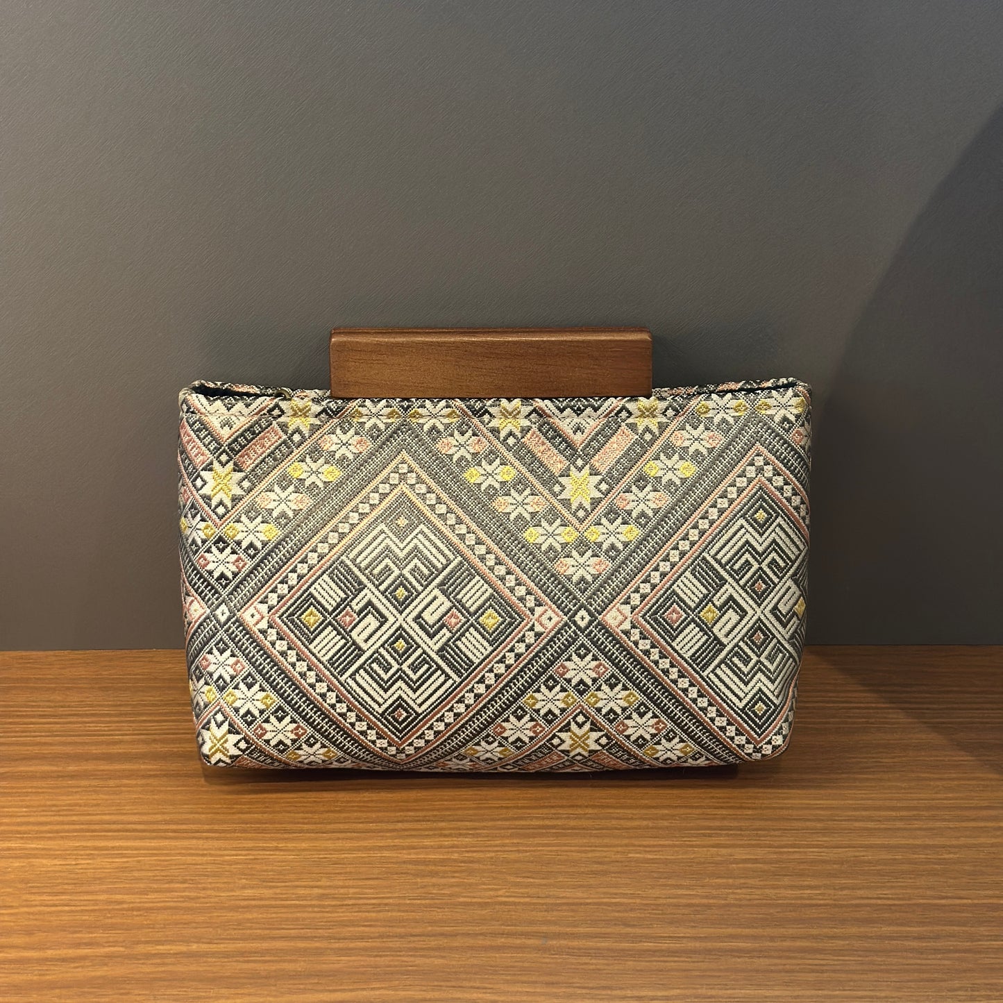 Clutch · Dong Pattern